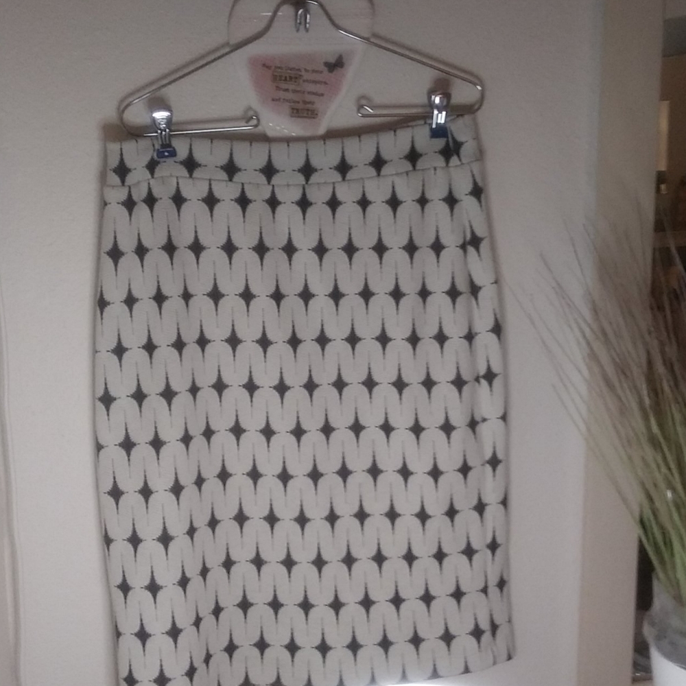 Renee C NWOT textured pencil skirt